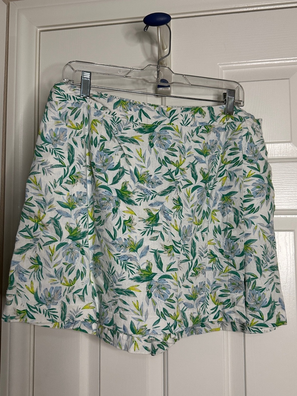 Ellen Tracy White Skirt with Blue & Green Floral Print XL